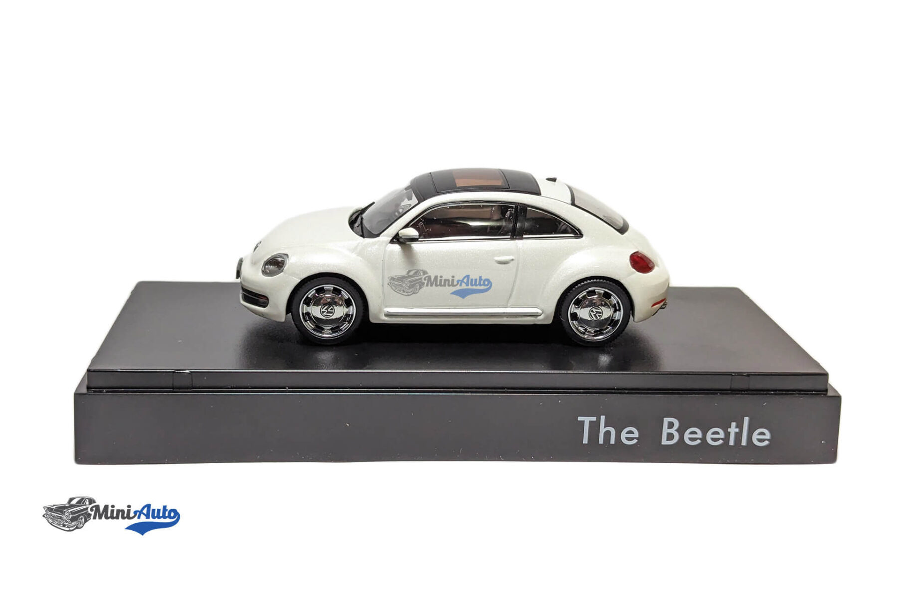 Volkswagen New Beetle 2012 - White - Image 2