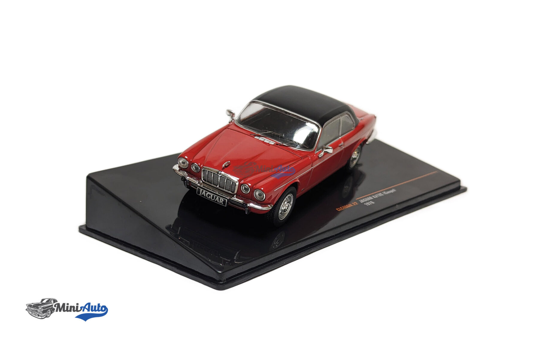 Jaguar XJ12 C - 1976 - Red - Image 3