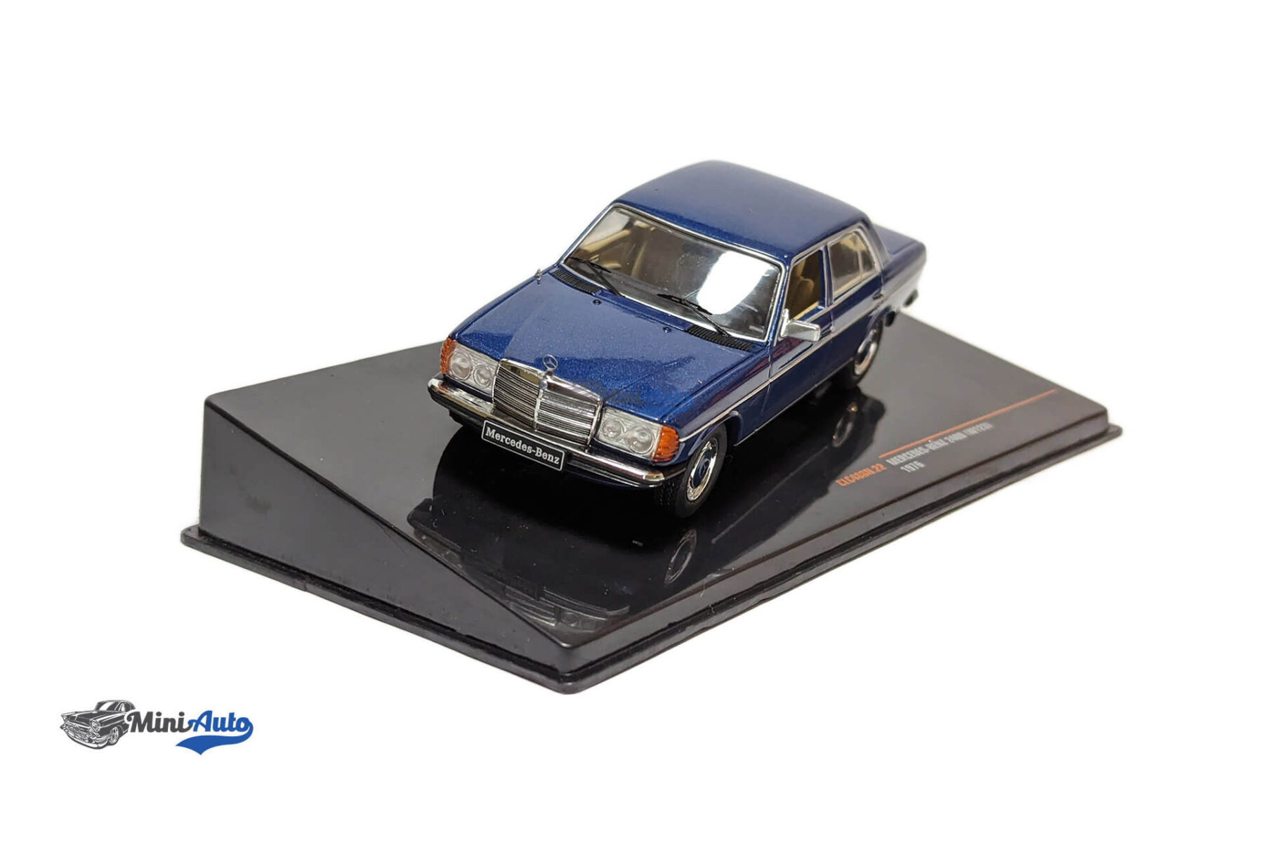 Mercedes 240 D (W123) - 1976 - Blue - Image 3