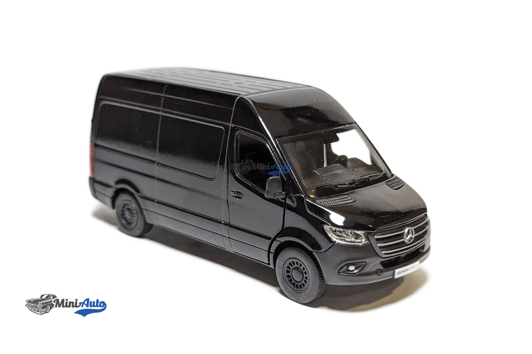 Mercedes Benz Sprinter in window box - 2020 - Black - Image 7