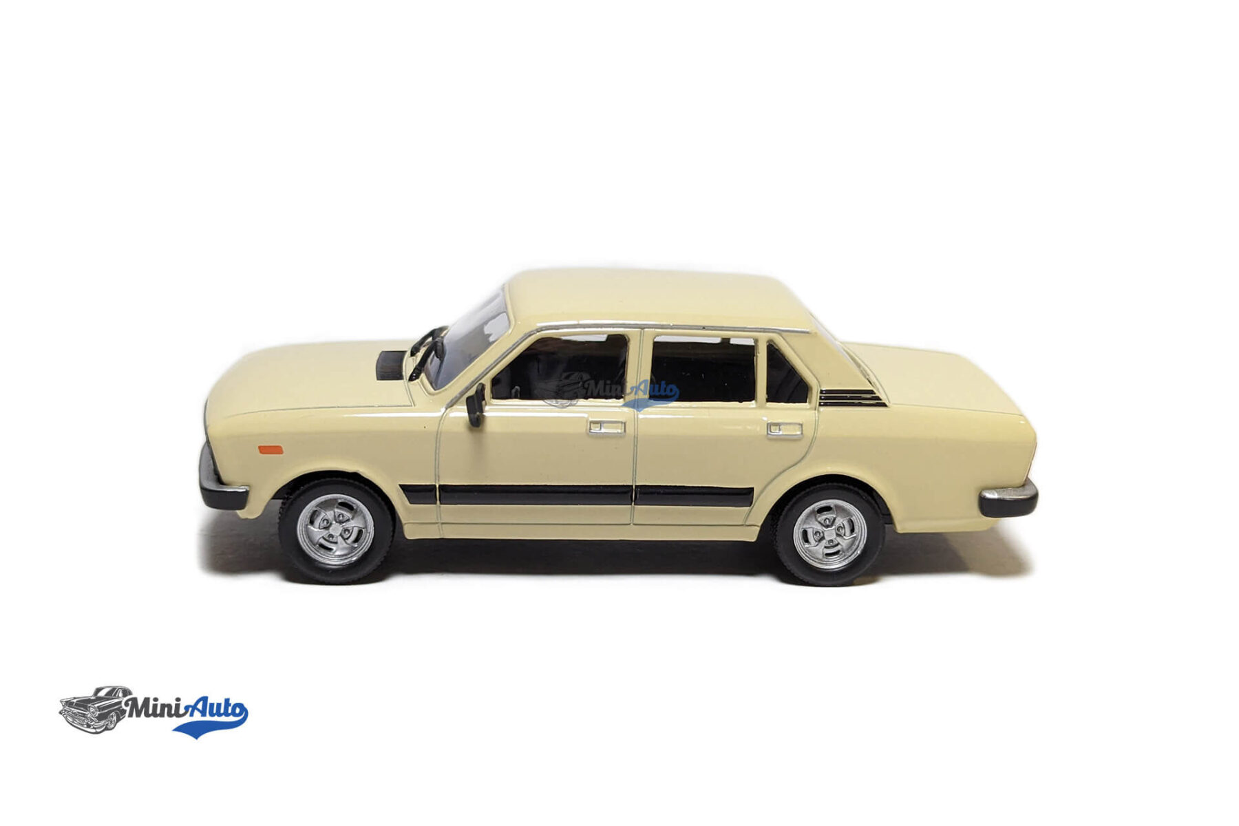 Fiat 132P Polish cars - Cream - Image 2