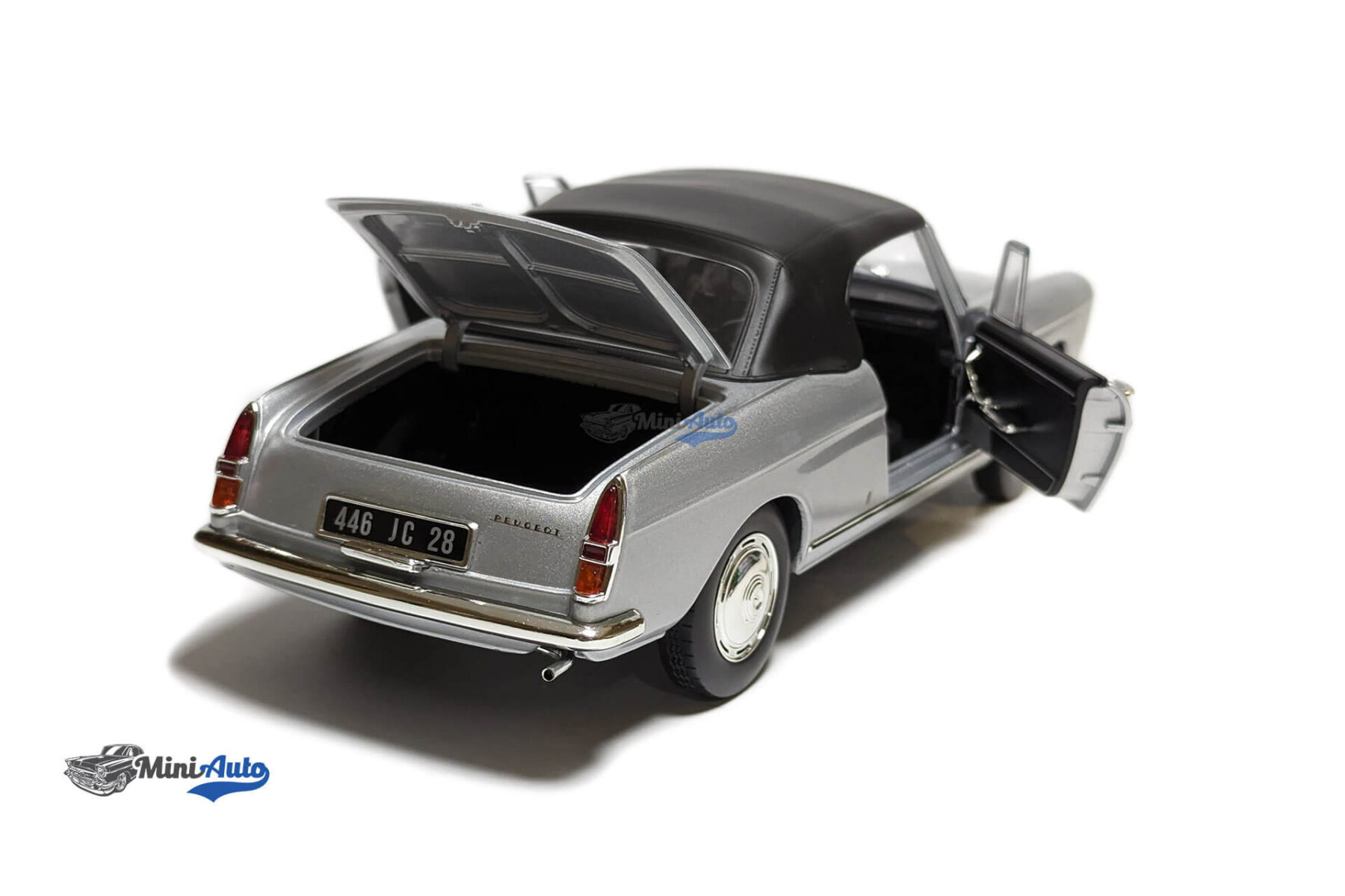 Peugeot 404 Cabriolet 1967 - Silver - Image 3