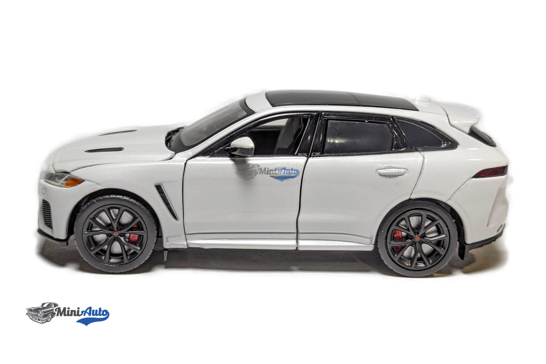 Jaguar F-Pace - 2018 - White - Image 10