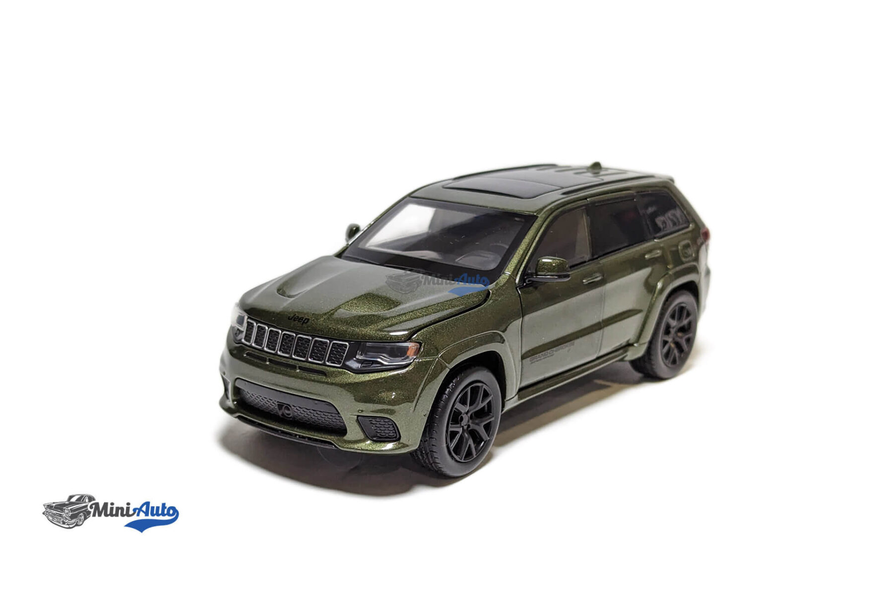 TAY32170013---Jeep-Grand-Cherokee-–-2016-–-Green_1 Jeep Grand Cherokee – 2016 – Green - Image 1