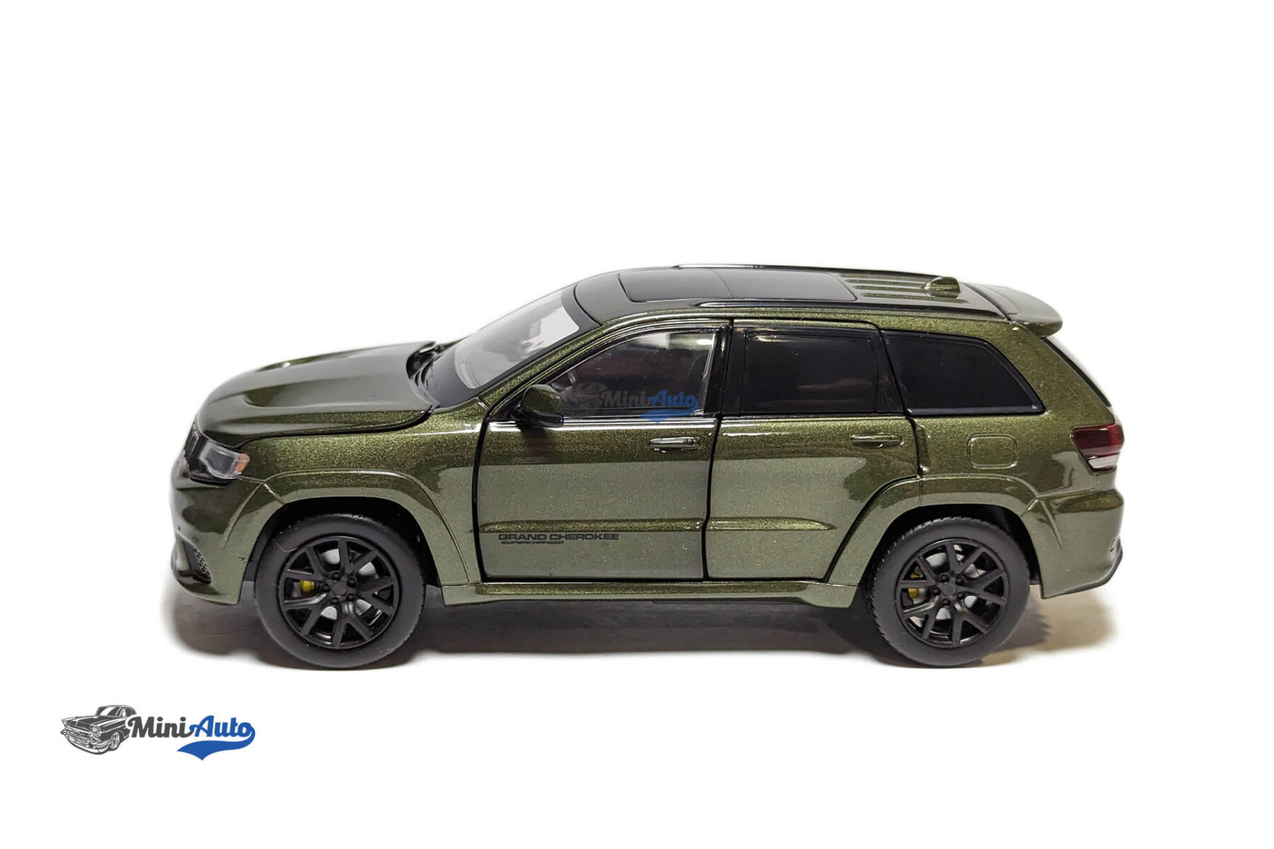 TAY32170013---Jeep-Grand-Cherokee-–-2016-–-Green_4 Jeep Grand Cherokee – 2016 – Green - Image 10