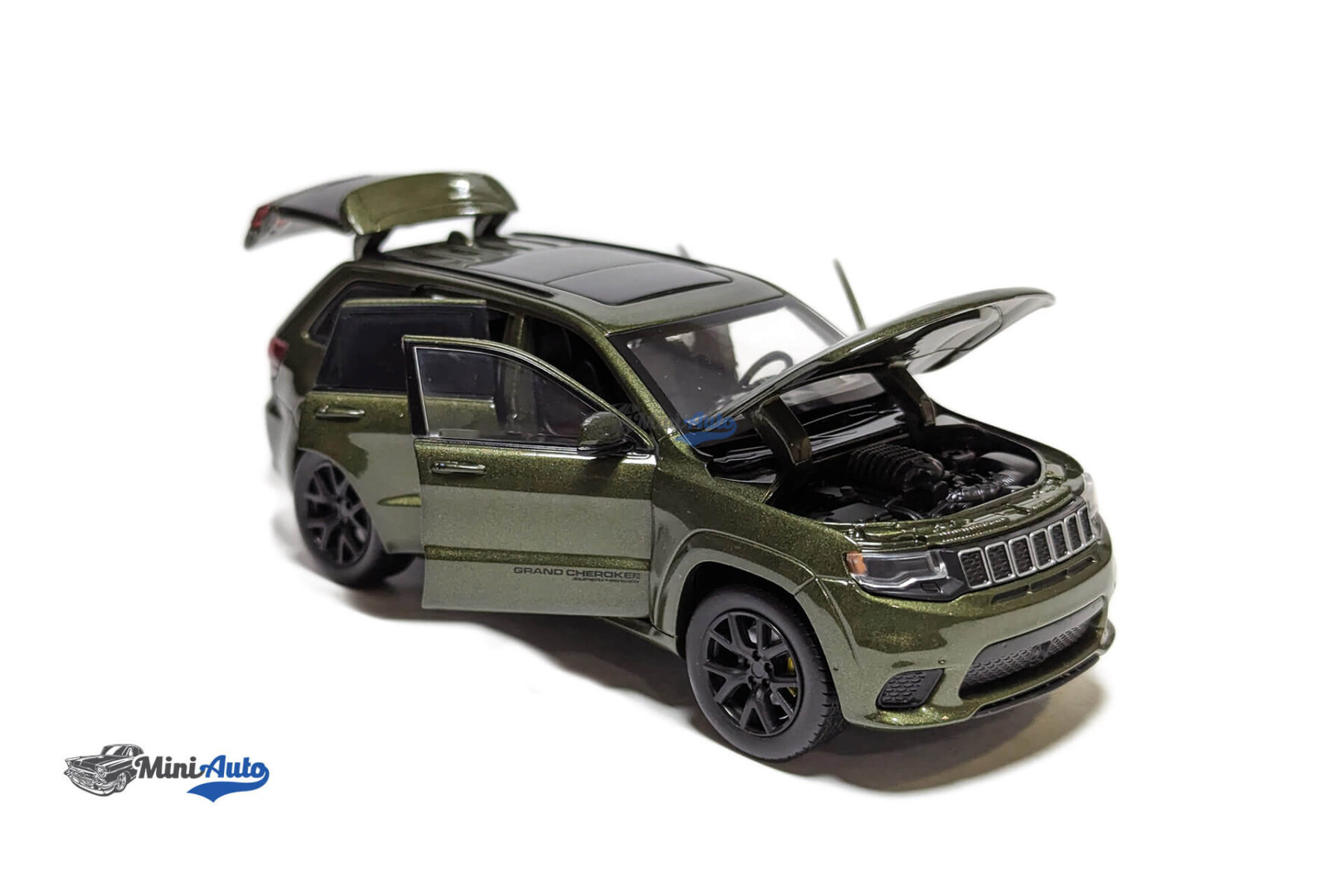 TAY32170013---Jeep-Grand-Cherokee-–-2016-–-Green_9 Jeep Grand Cherokee – 2016 – Green - Image 3
