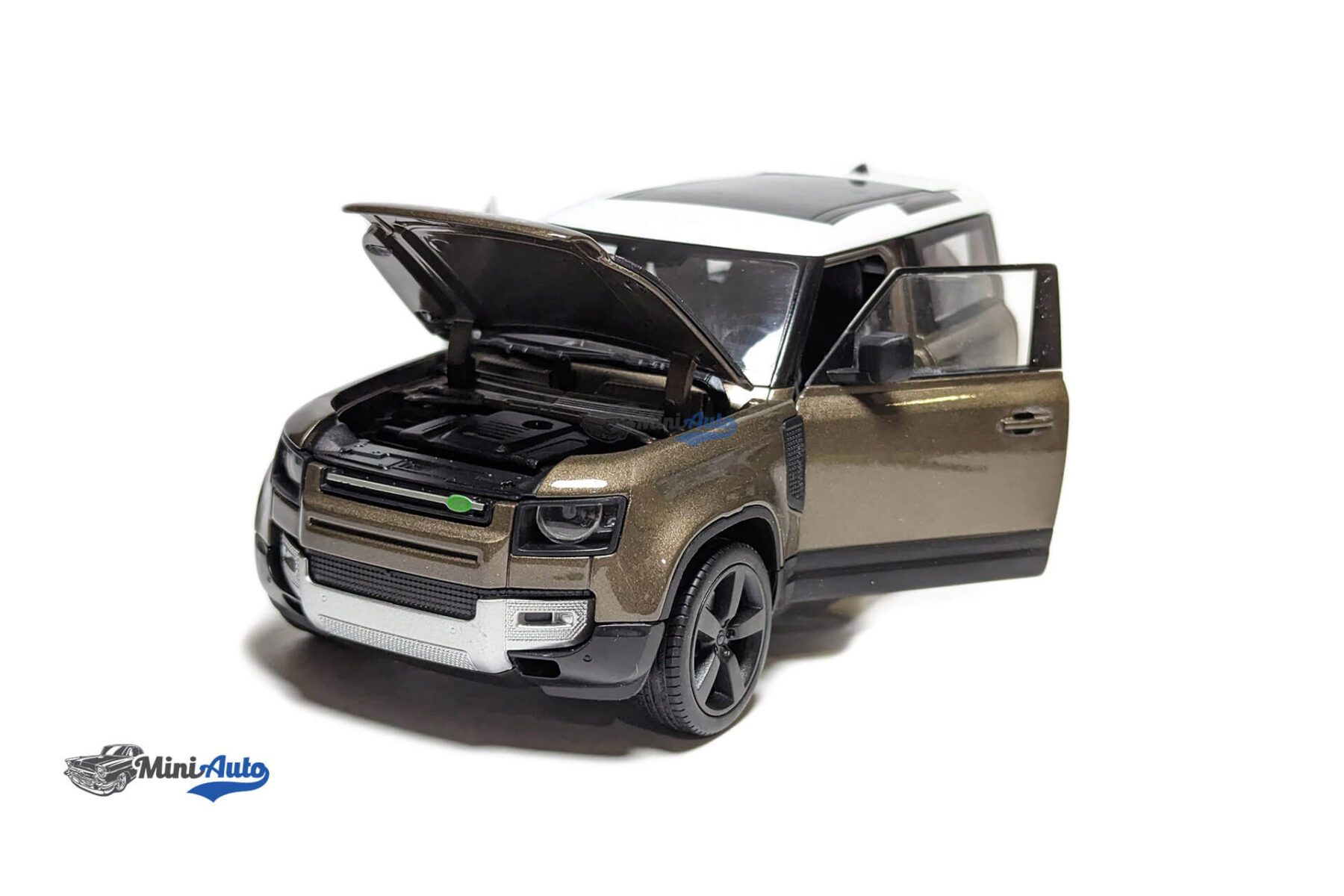 Land Rover Defender - 2020 - Brown - Image 2