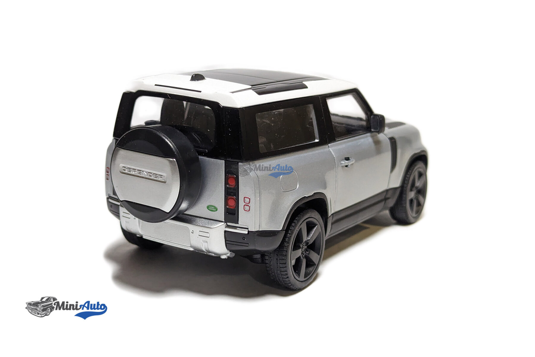 WEL24110WSILVER---Land-Rover-Defender---2020---Silver_2 Land Rover Defender - 2020 - Silver - Image 6