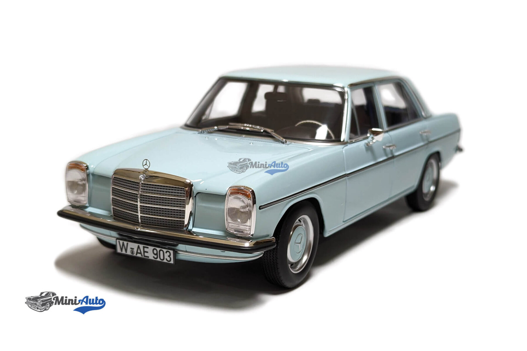 Mercedes-Benz 200 (W115) - 1968 - Light Blue - Image 4