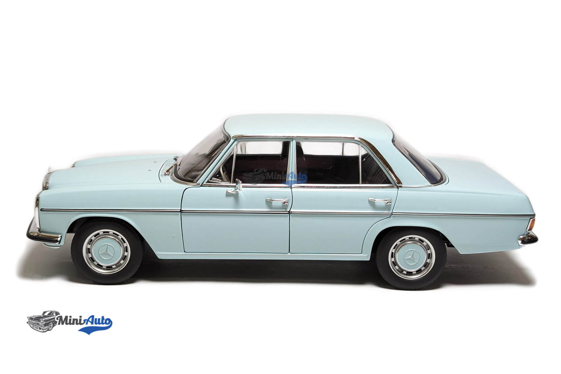 Mercedes-Benz 200 (W115) - 1968 - Light Blue - Image 6