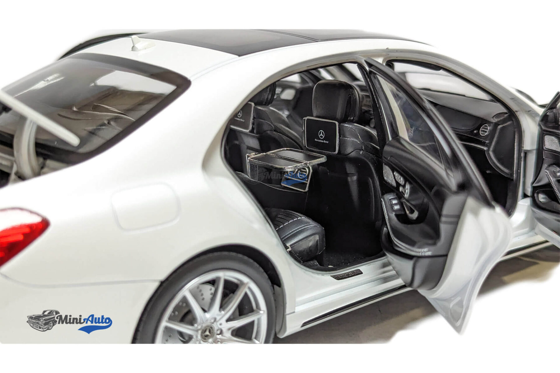 Mercedes Benz S-Class AMG line 2018 - White - Image 4