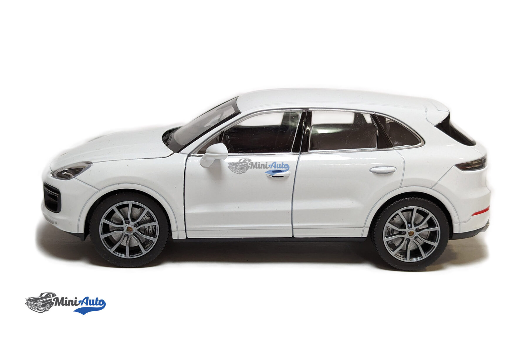 Porsche Cayenne Turbo - White - Image 6