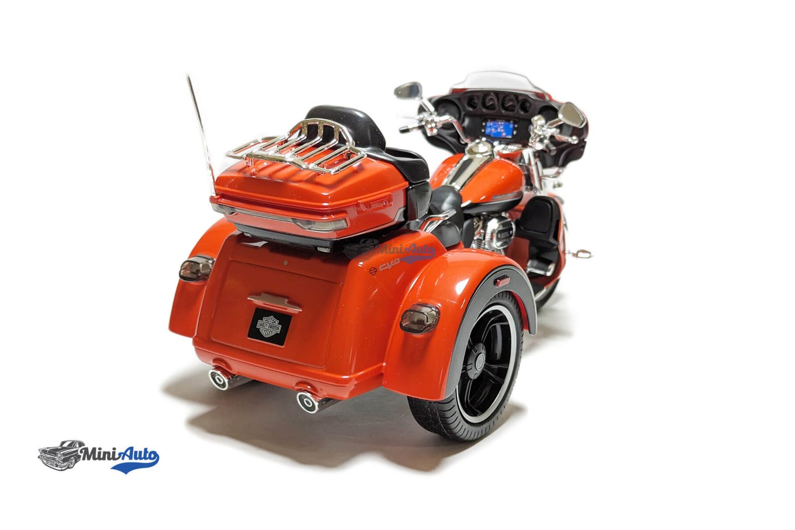 Harley Davidson CVO Tri-Glide Ultra - 2021 - Orange - 1:12 - Image 4