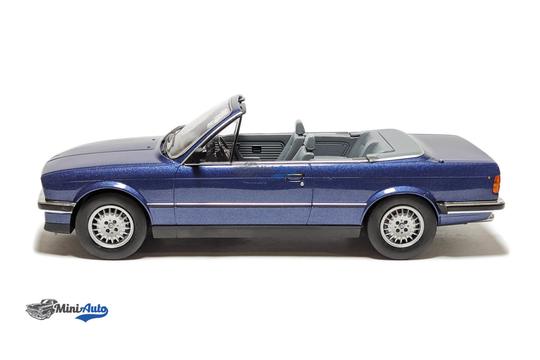 BMW 325I E30 Cabriolet - 1985 - Blue - Image 2