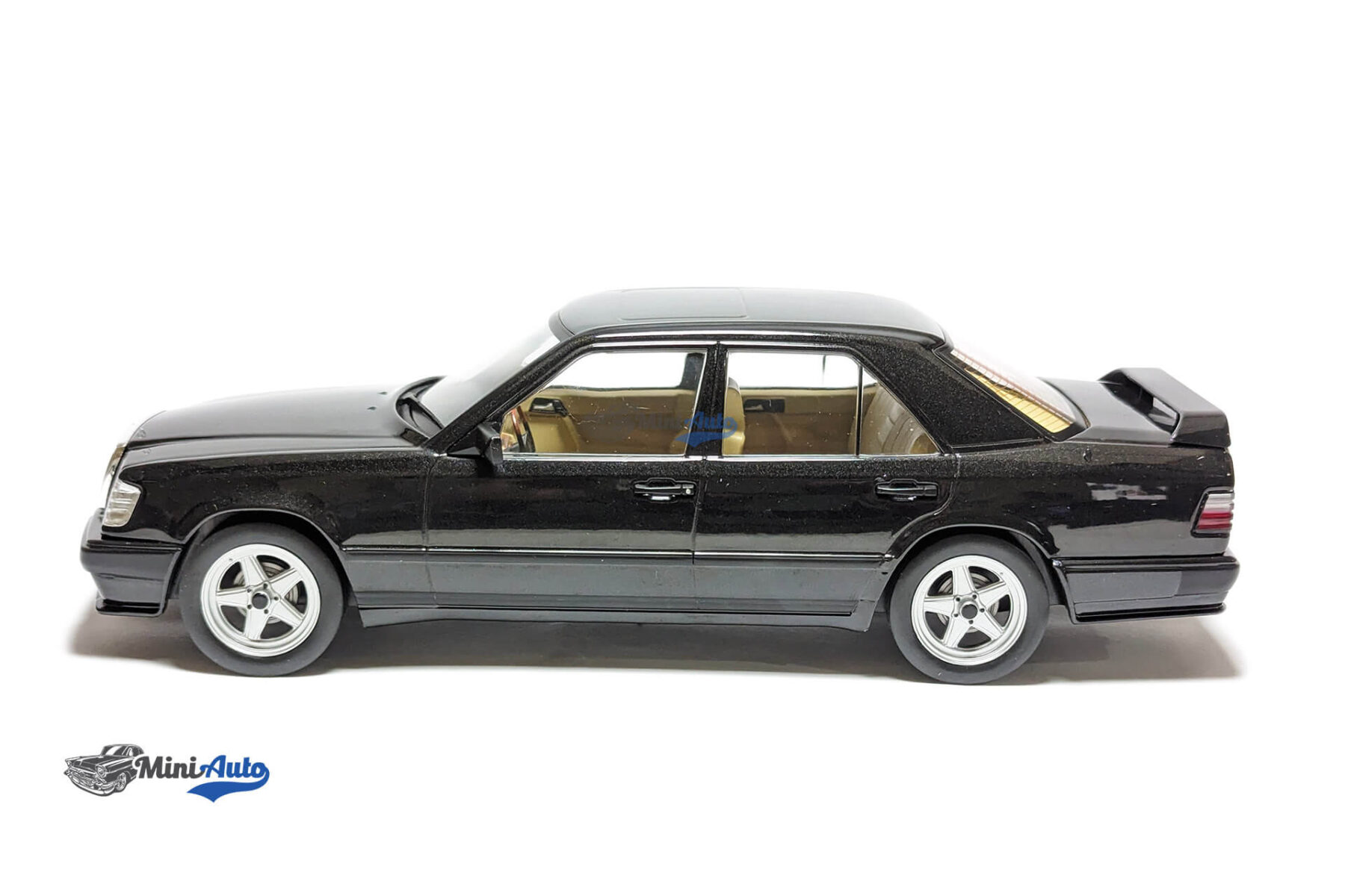 Mercedes W124 Tuning - 1990 - Black - Image 2