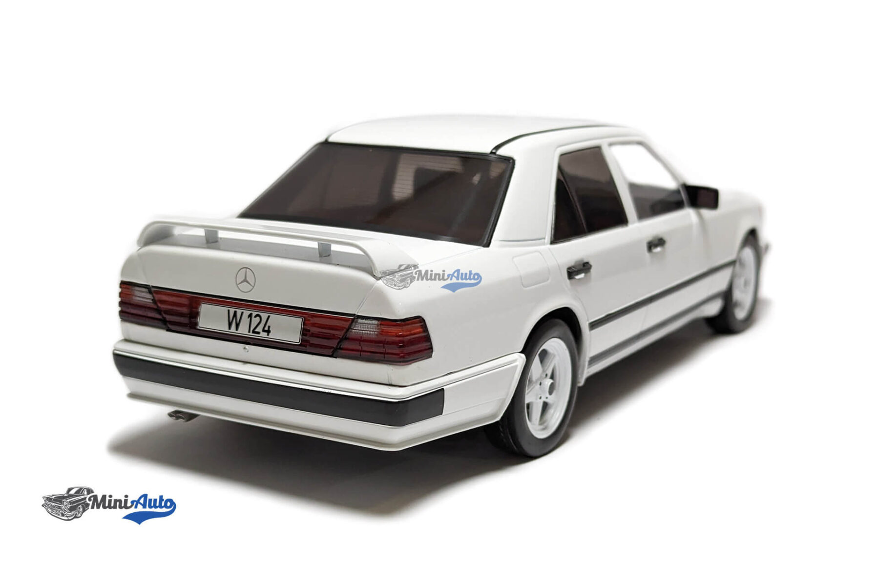 MCG18343---Mercedes-W124-Tuning---1990---White_2 Mercedes W124 Tuning - 1990 - White - Image 4