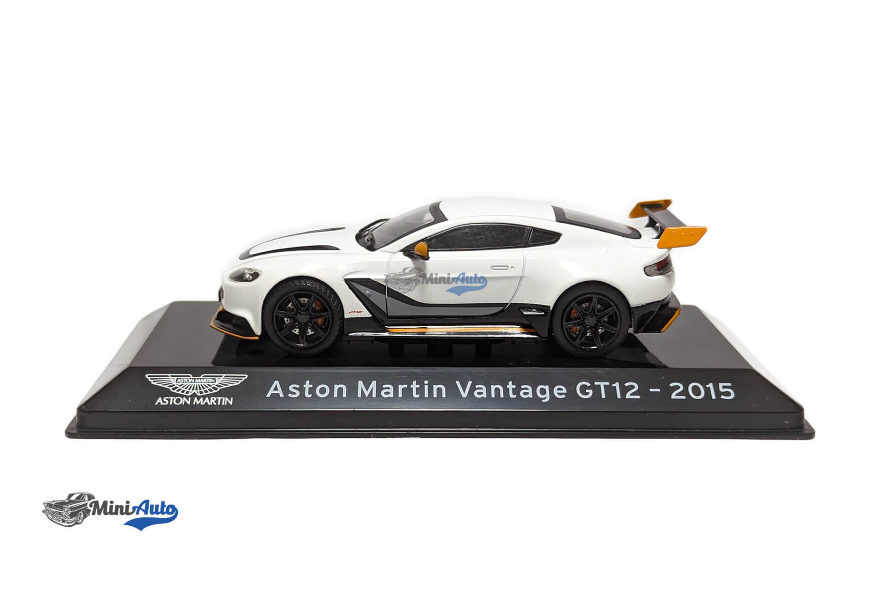 Aston Martin Vantage GT12 - 2015 - White - Image 2