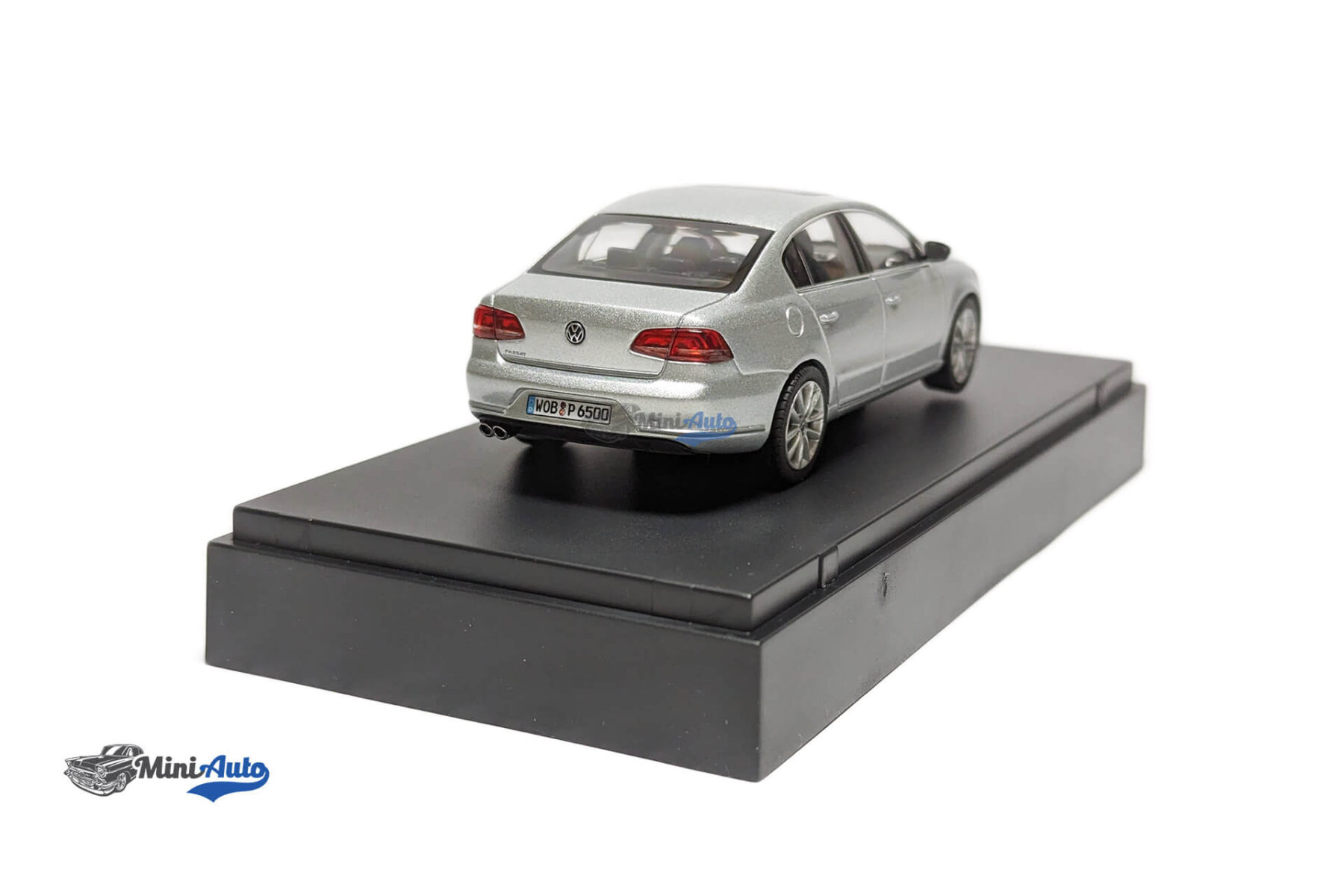 Volkswagen Passat Berlina - 2011 - Silver - Image 4