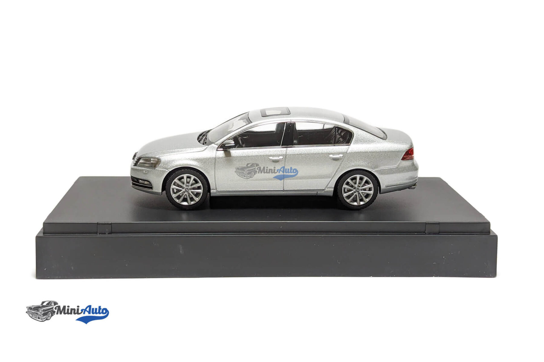 Volkswagen Passat Berlina - 2011 - Silver - Image 2