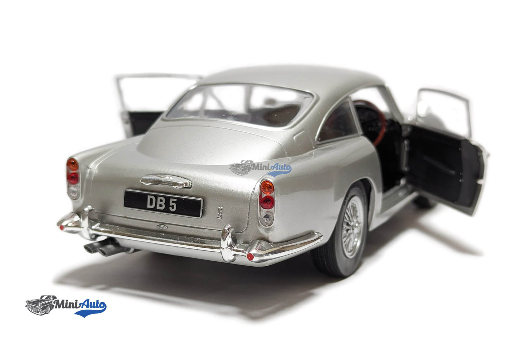 Aston Martin DB5 - 1964 - Silver Birch - Image 3