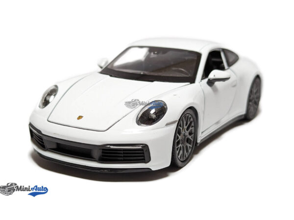 Porsche 911 (992) Carrera 4S - White
