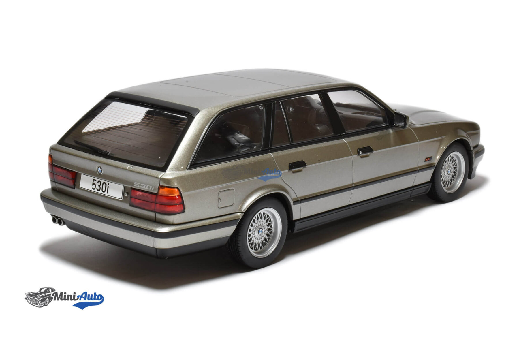 BMW 5 E34 Touring - 1989 - Grey - Image 2