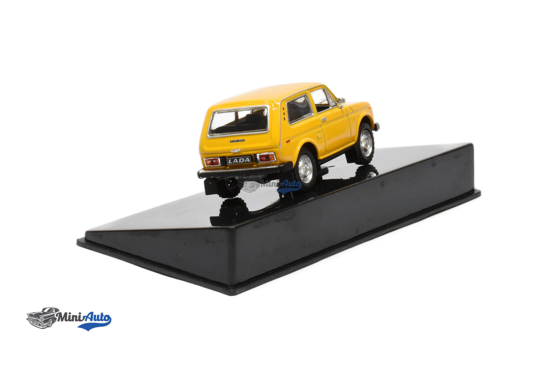 Lada Niva - 1978 - Yellow - Image 2