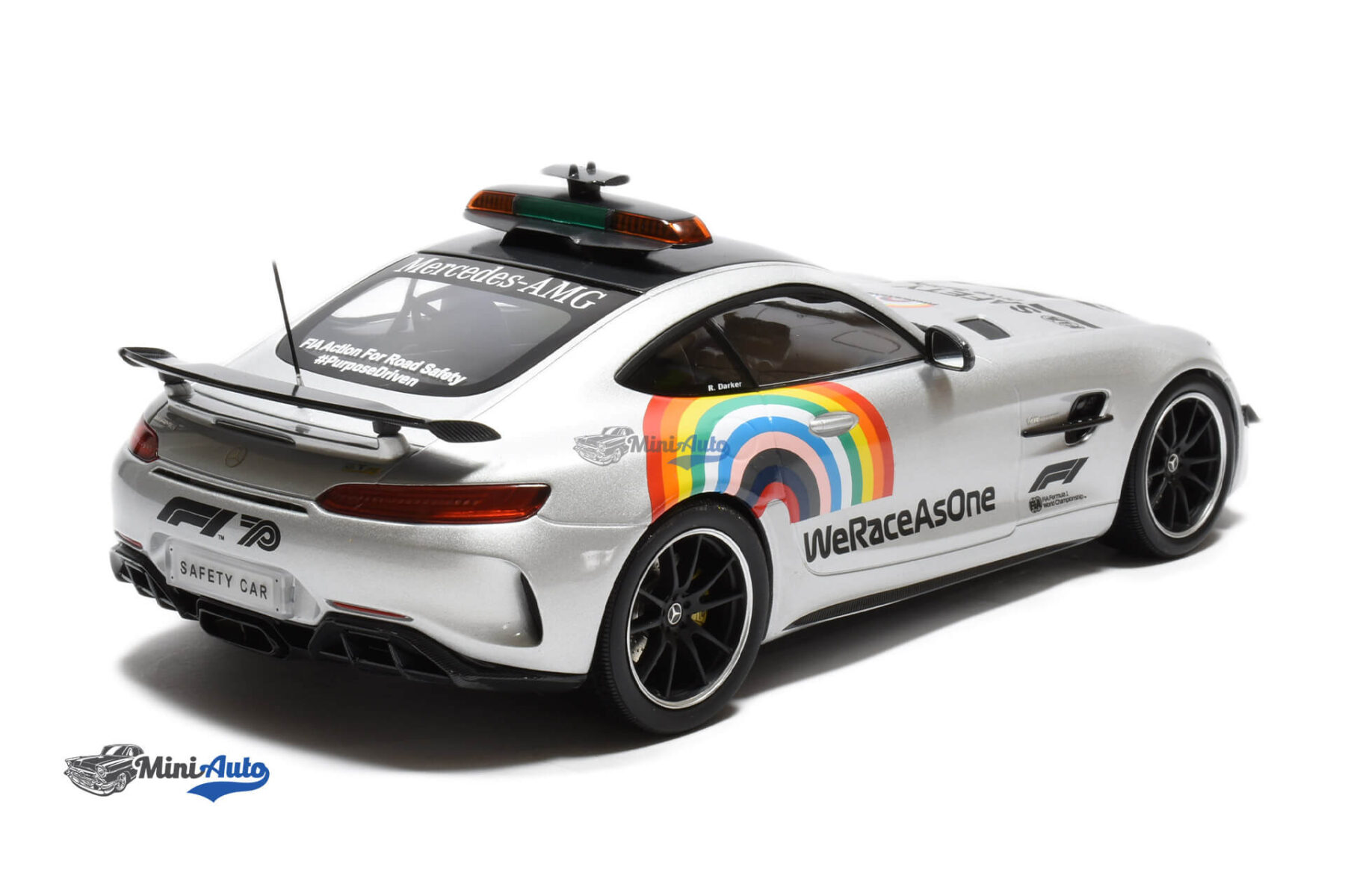 MC155036092---Mercedes-AMG-GTR---2017---Silver_2 Mercedes AMG GTR - 2017 - Silver - Image 2