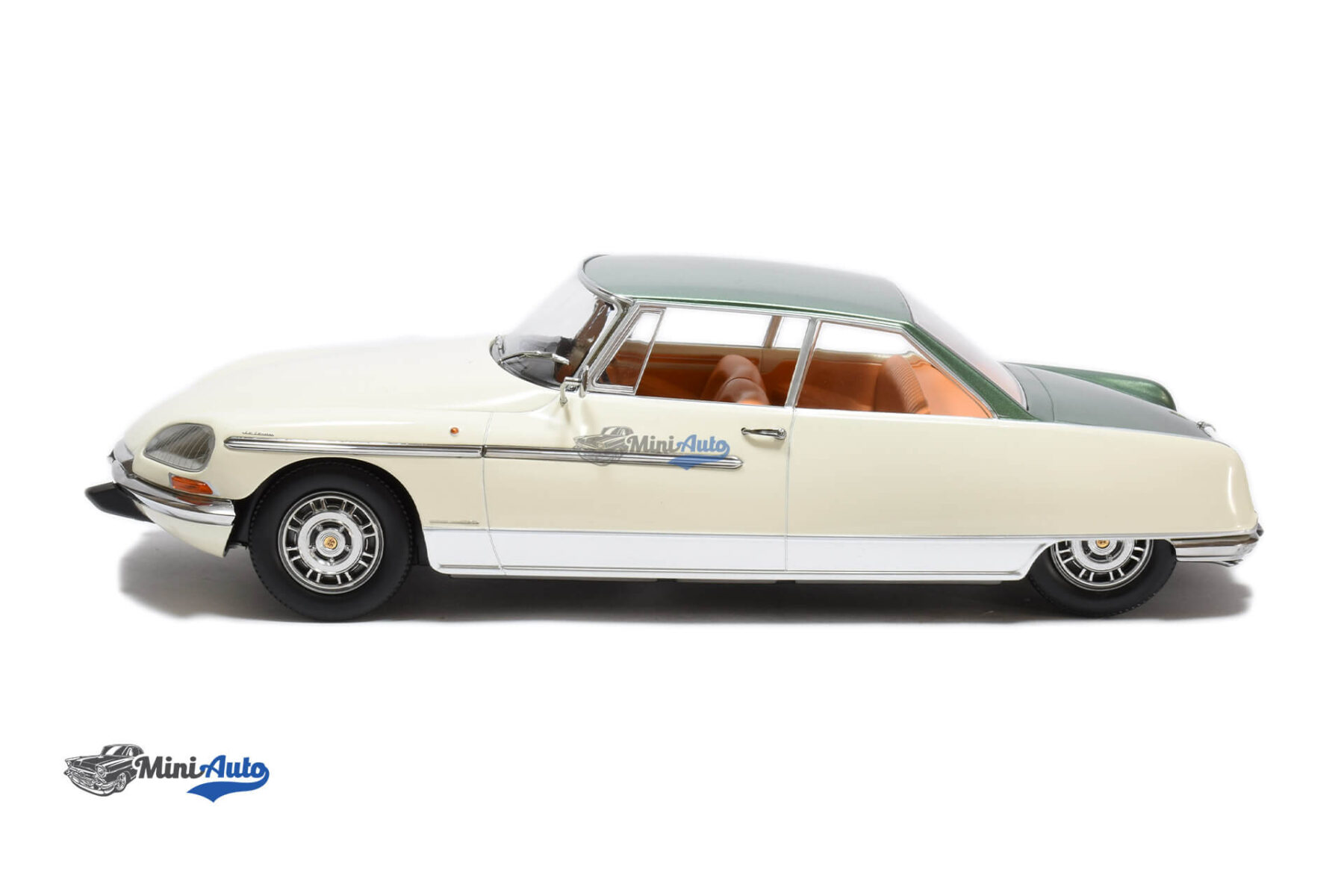 Citroen DS21 - 1968 - Beige/Green - Image 3