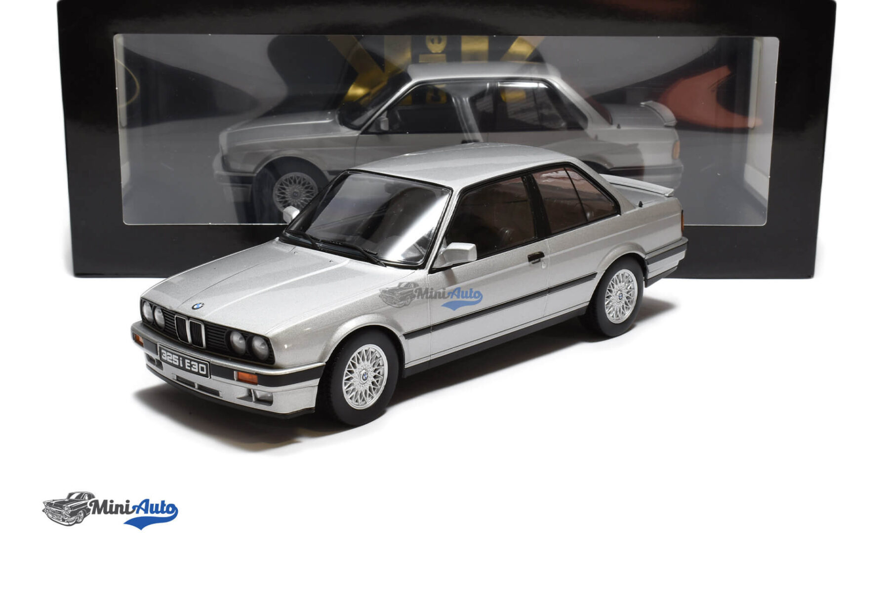 BMW 325i E30 M-package - 1987 - Silver - Image 4
