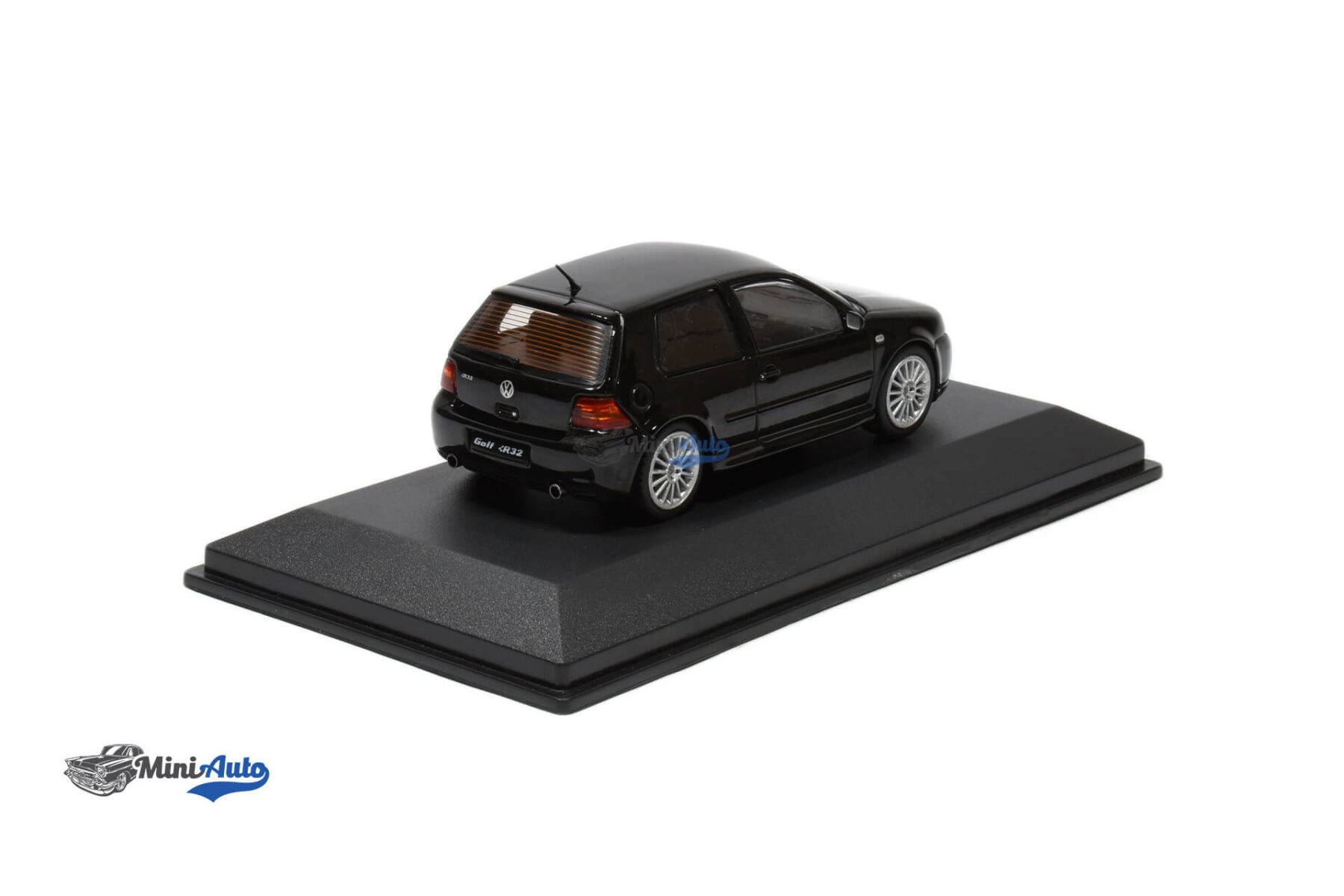 S4313603---Volkswagen-Golf-4-R32---2003---Black_2 Volkswagen Golf 4 R32 - 2003 - Black - Image 2