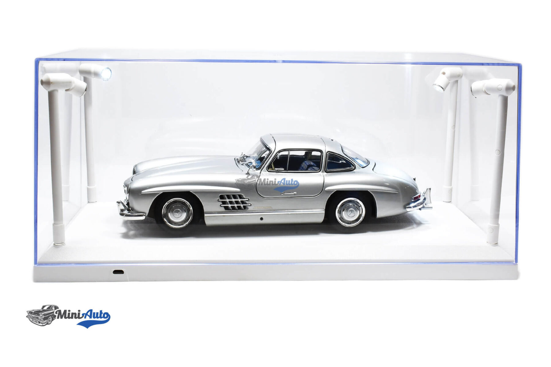Single Showcase white with 4 Led Lamps for modelcars in scale (Model nije uključen) 1:18 - White - Image 3