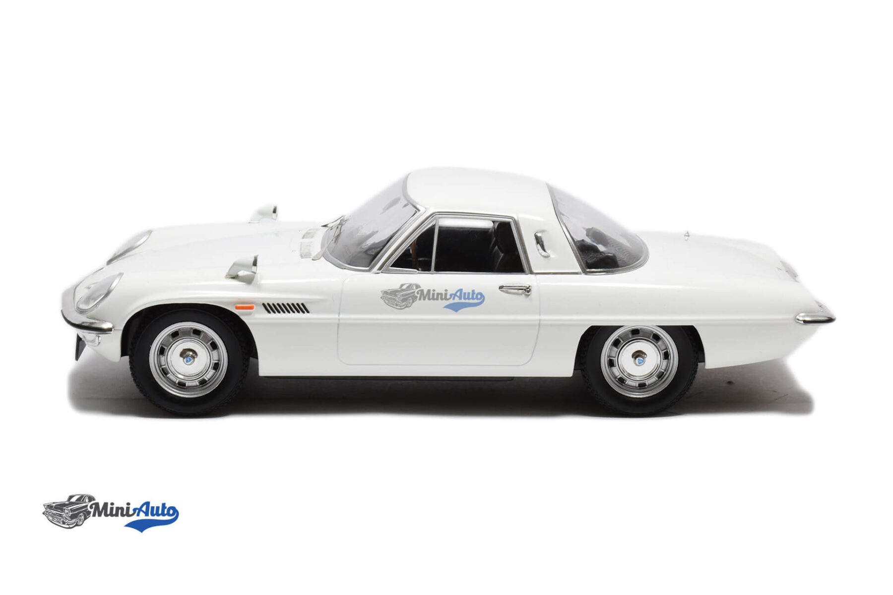 Mazda Cosmo Sport - 1967 - White - Image 3