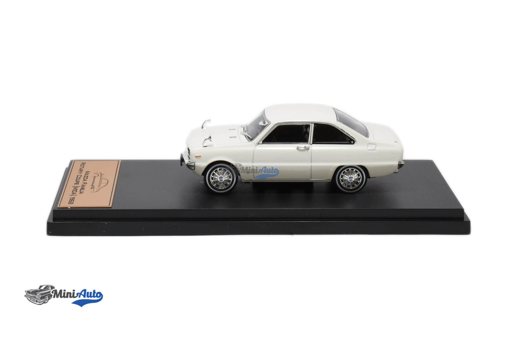 Mazda Familia Rotary - 1968 - White - Image 3