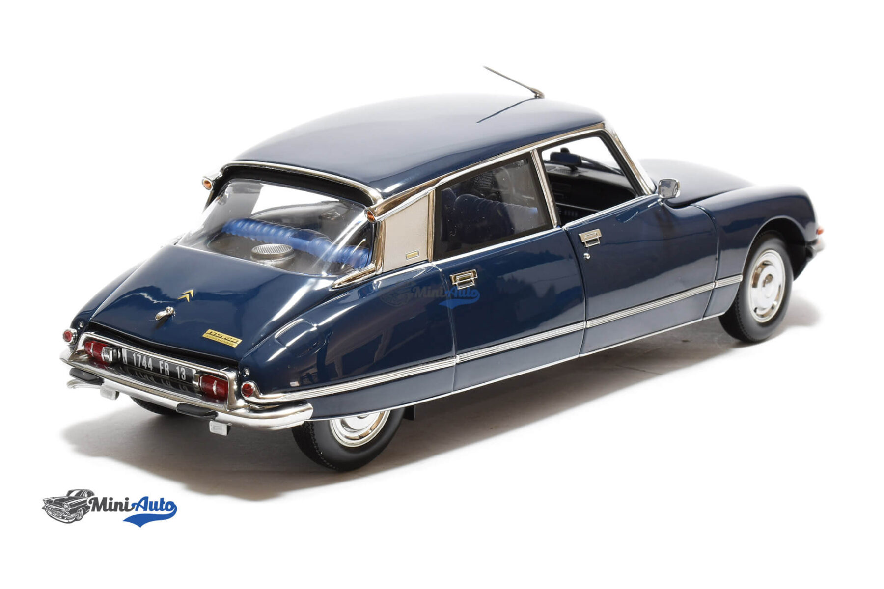 N181723---Citroen-DS23-Pallas---1974---Dark-Blue_3 Citroen DS23 Pallas - 1974 - Dark Blue - Image 3