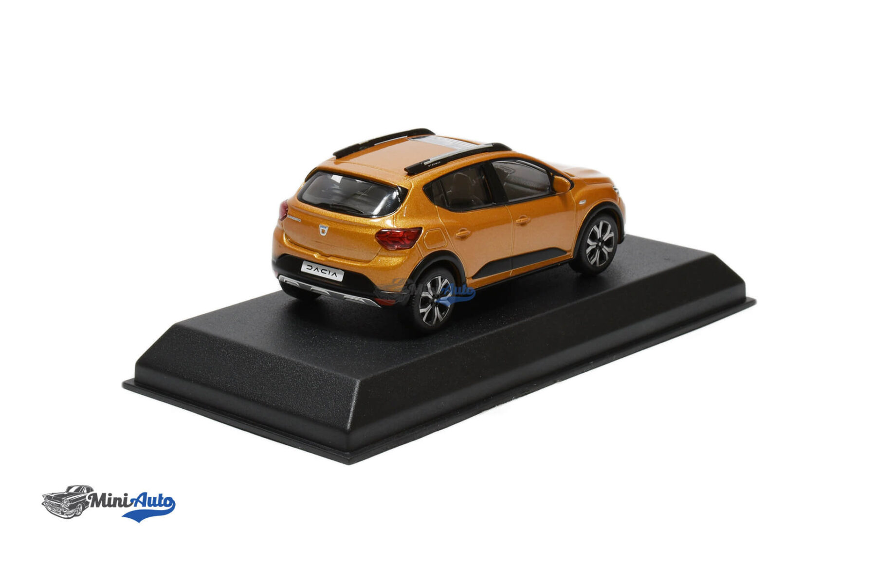 N509030---Dacia-Sandero-Stepway---2021---Orange_2 Dacia Sandero Stepway - 2021 - Orange - Image 2