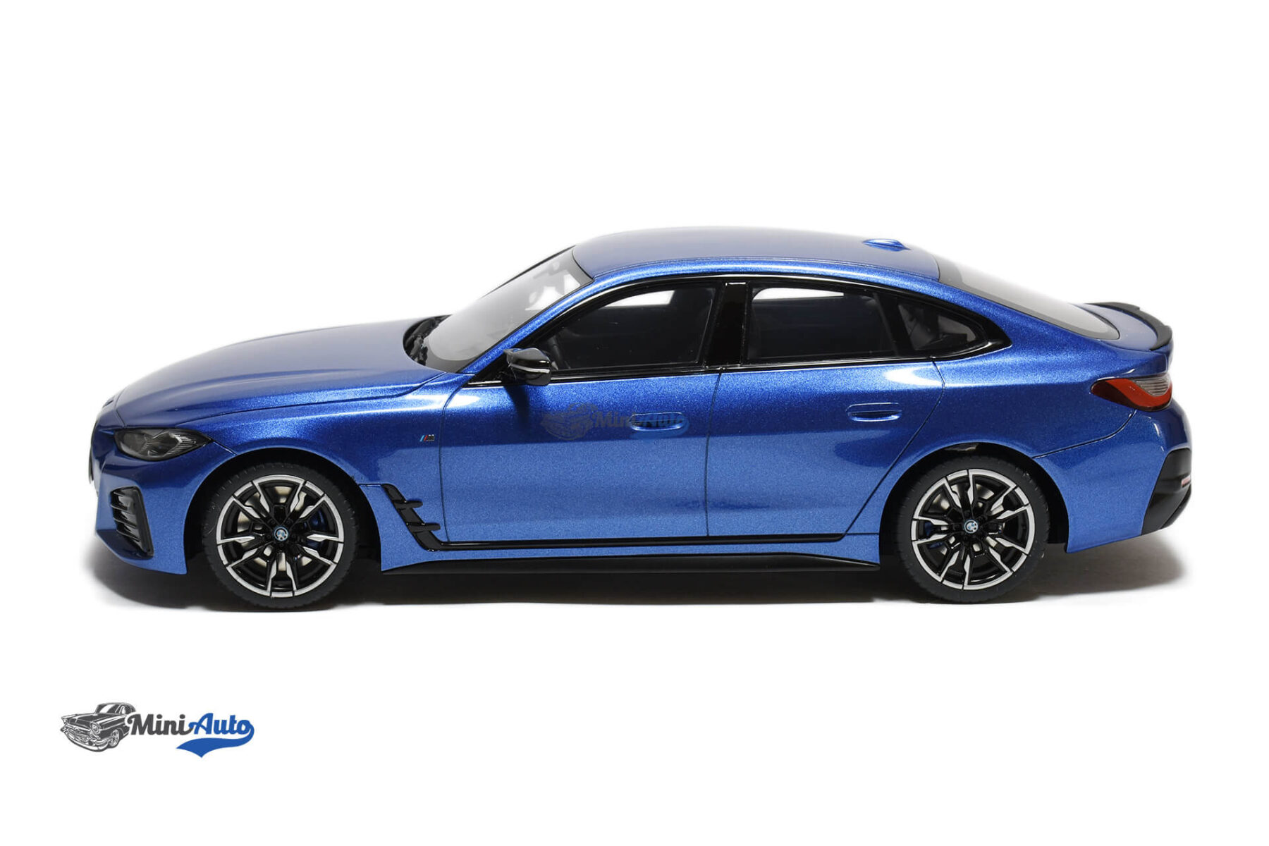 OT453---BMW-4-i4-M50-G26---2022---Blue_3 BMW 4 i4 M50 G26 - 2022 - Blue - Image 3