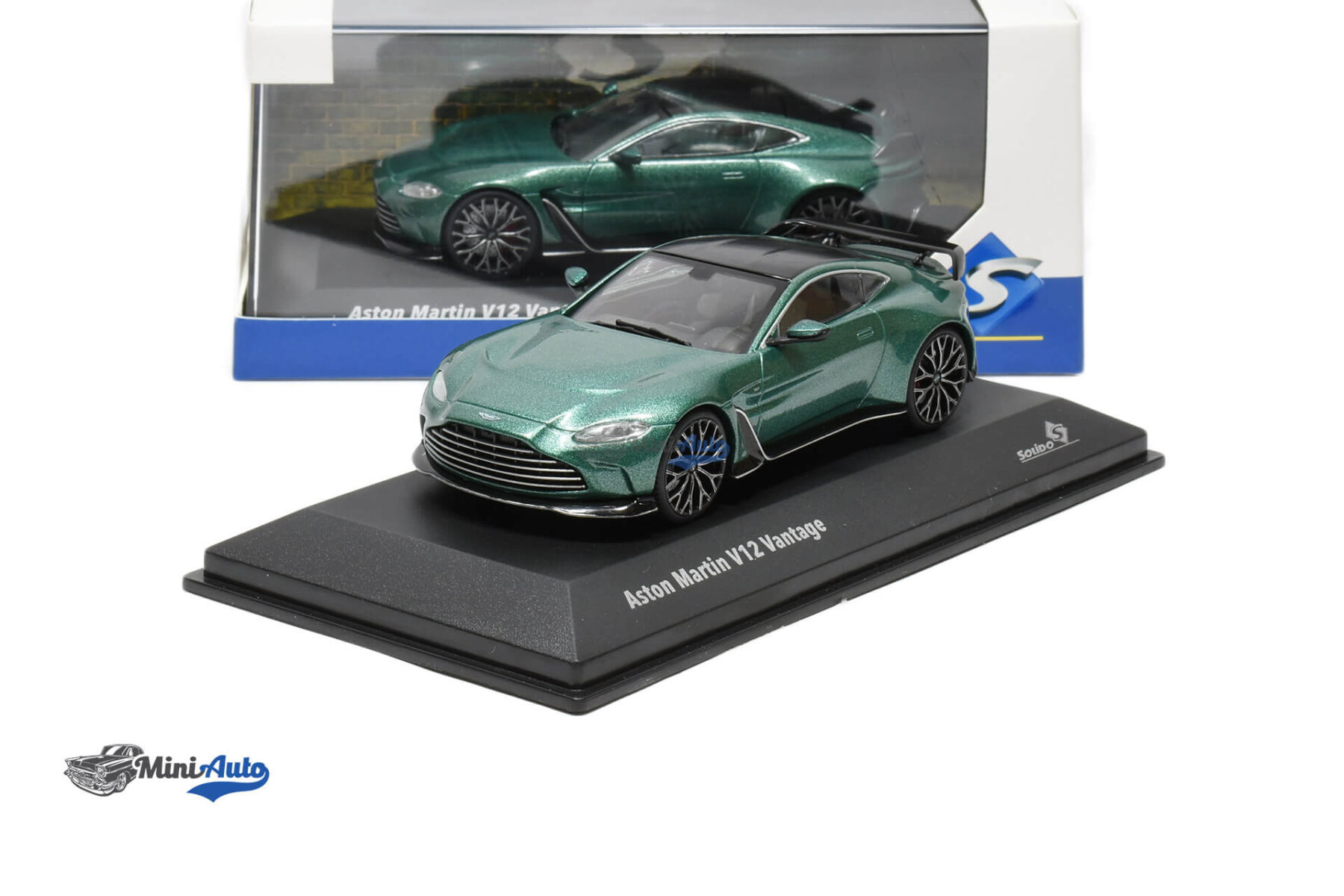 S4314101---Aston-Martin-V12-Vantage---2023---Green_4 Aston Martin V12 Vantage - 2023 - Green - Image 4