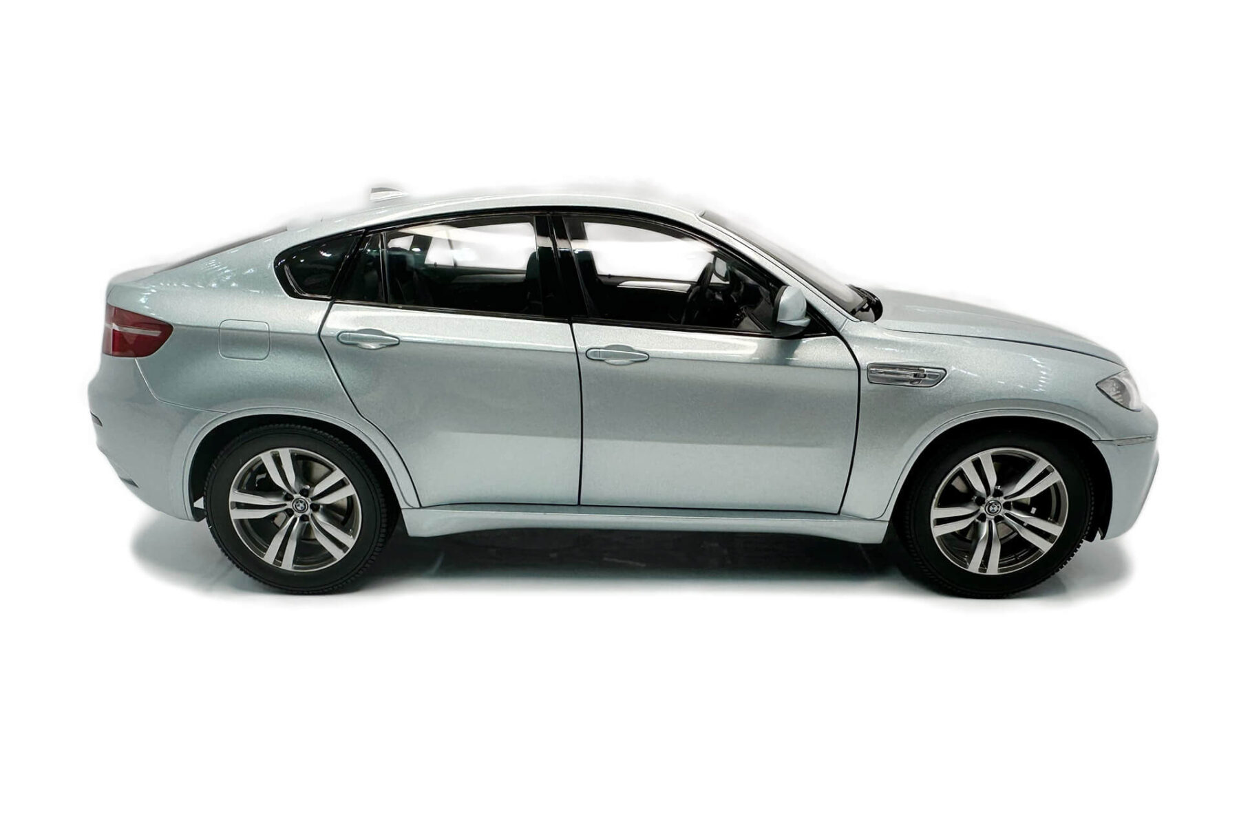 BMW X6M E71 - 2010 - Silver - Image 3