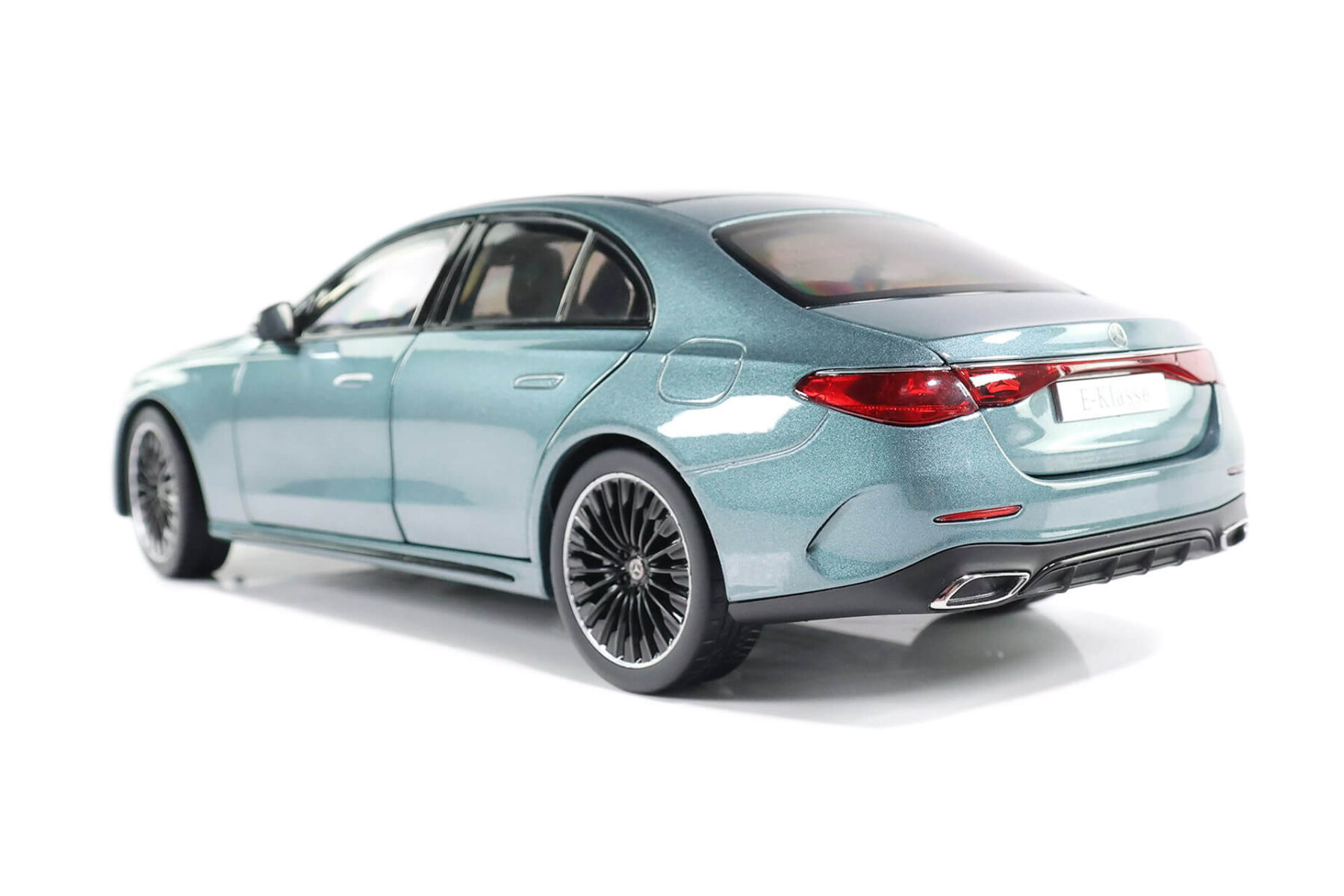 Mercedes Benz W214 E-Class - Dealer Edition -  2023 - Blue - Image 2