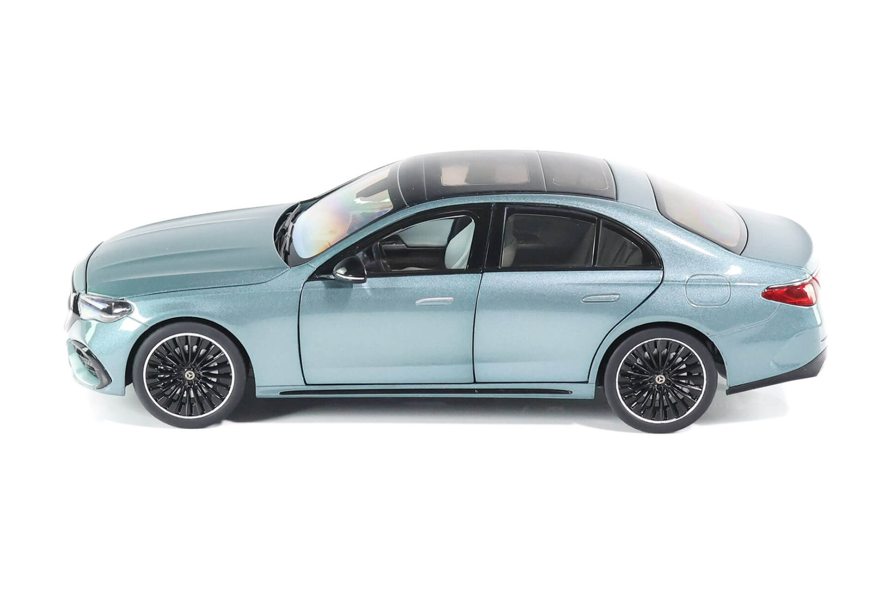 Mercedes Benz W214 E-Class - Dealer Edition -  2023 - Blue - Image 3