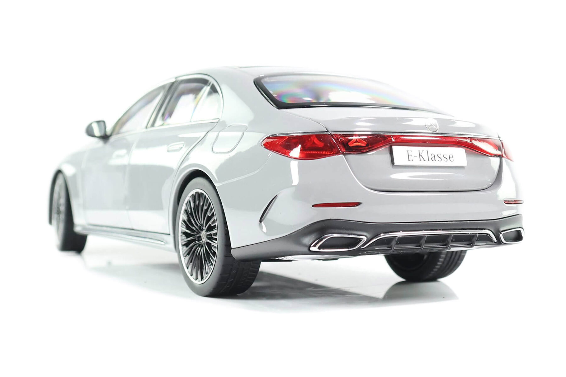 Mercedes Benz W214 E-Class - Dealer Edition - 2023 - Grey - Image 2