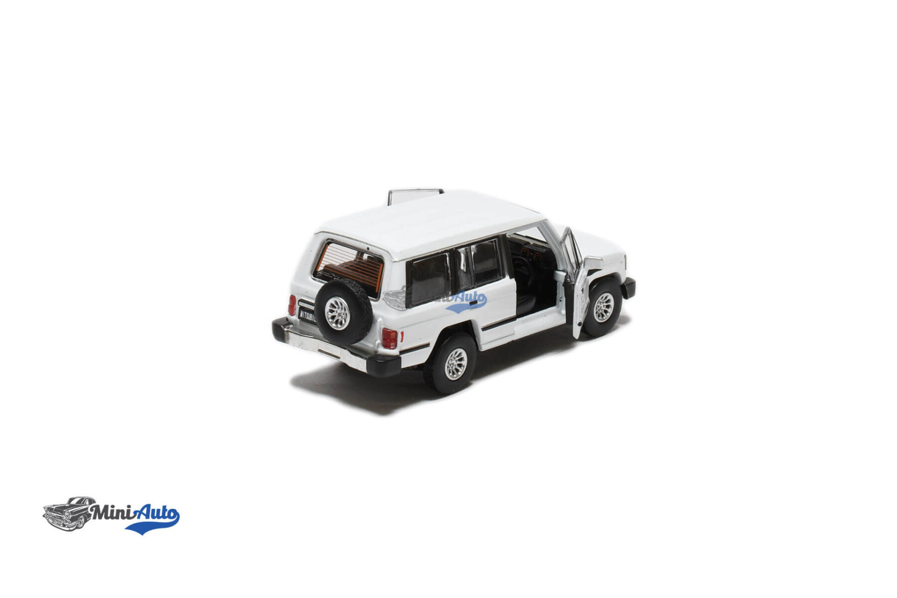 BM64B0188---Mitsubishi-Pajero-MKI---1983---White_4 Mitsubishi Pajero MKI - 1983 - White - Image 4