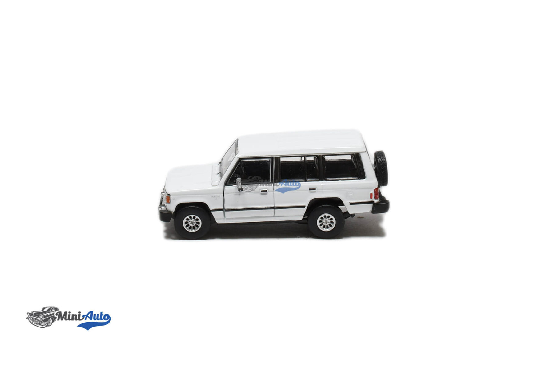 BM64B0188---Mitsubishi-Pajero-MKI---1983---White_5 Mitsubishi Pajero MKI - 1983 - White - Image 5