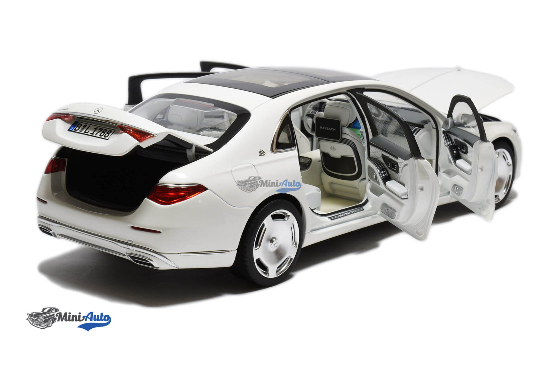 Mercedes Benz S-Class S680 Maybach - 2021 - White - Image 4