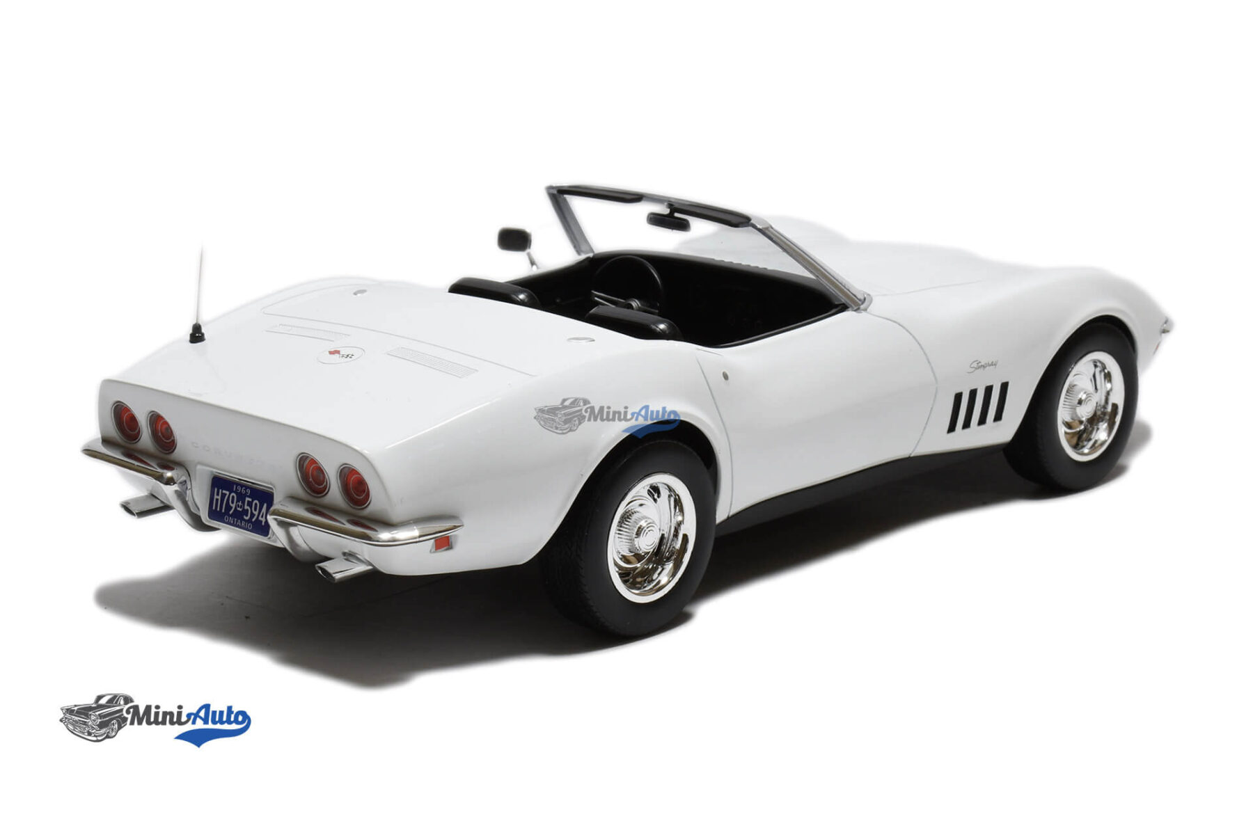 Chevrolet Corvette - 1969 - White - Image 2