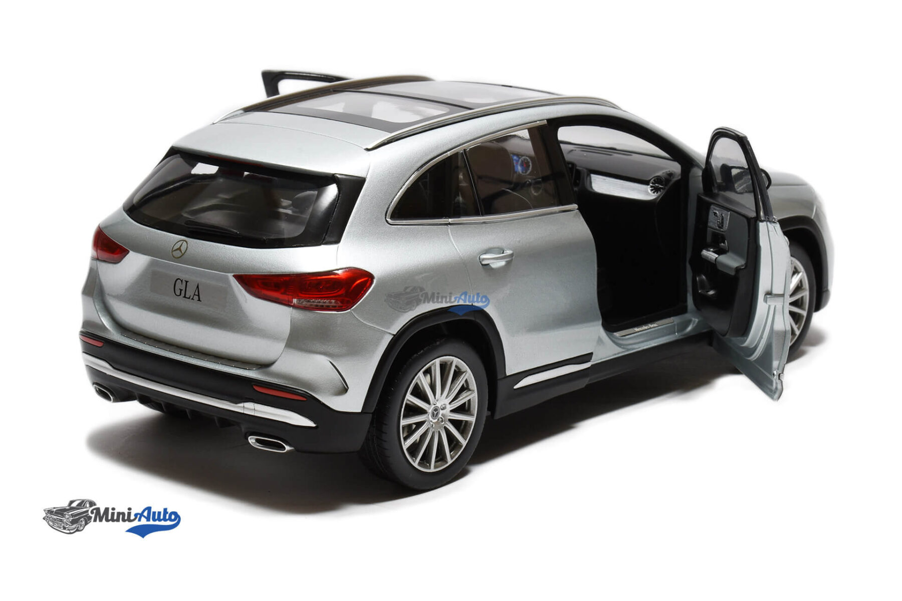 Mercedes Benz GLA H247 - 2020 - Silver - Image 4
