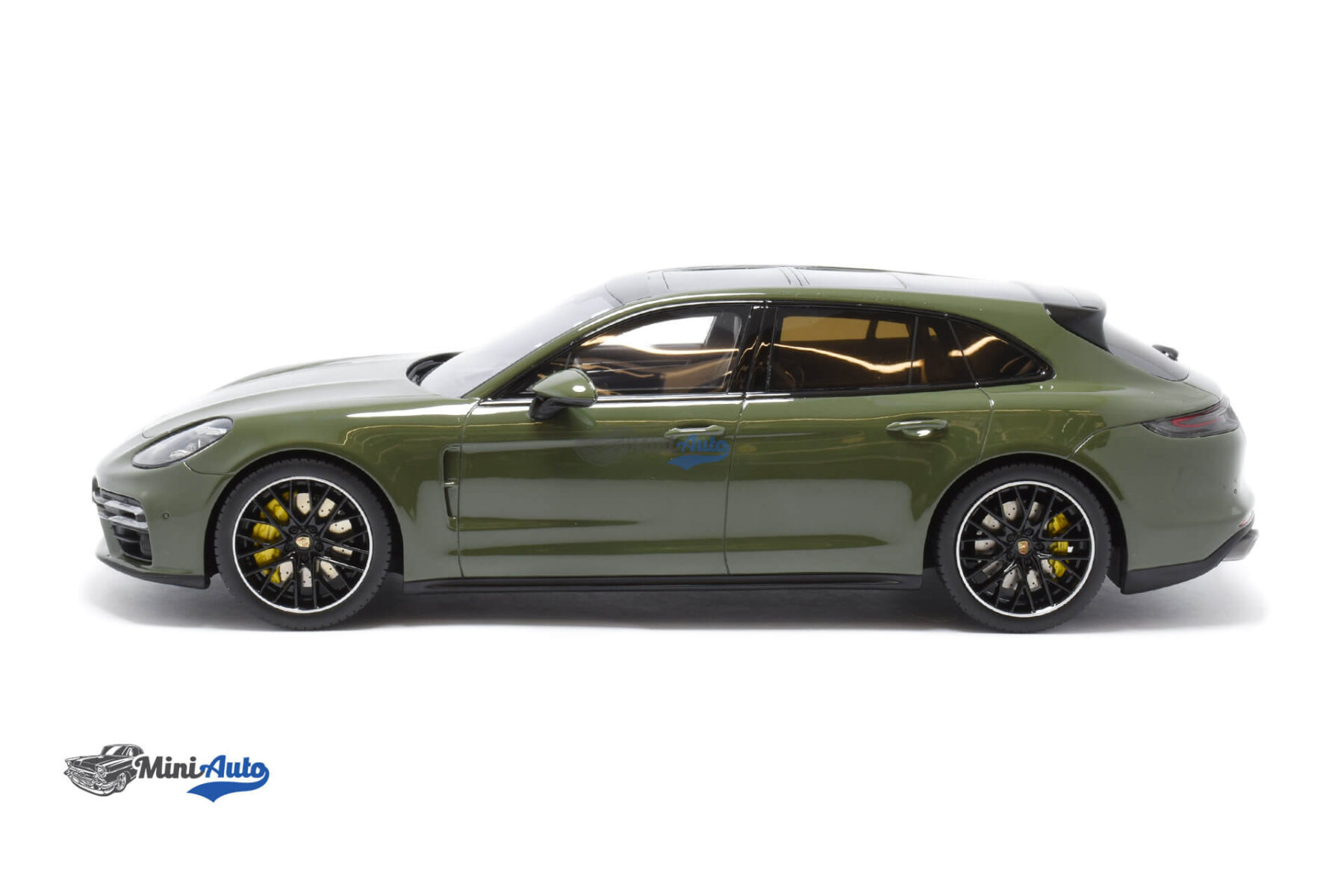 Porsche Panamera Turbo S - 2021 - Green - Image 3