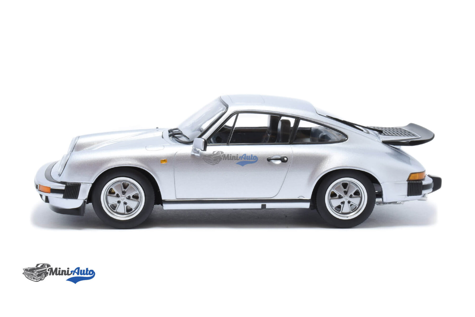 Porsche 911 Carrera Coupe 3.2 - 1988 - Silver - Image 3