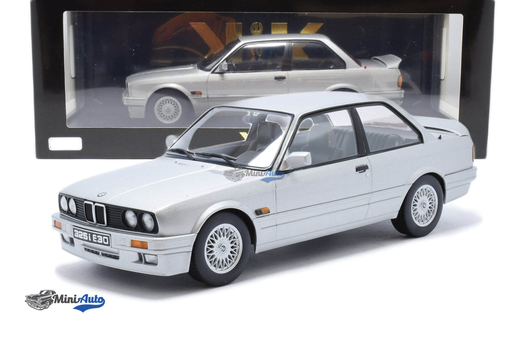 BMW E30 325i - 1988 - Silver - Image 4